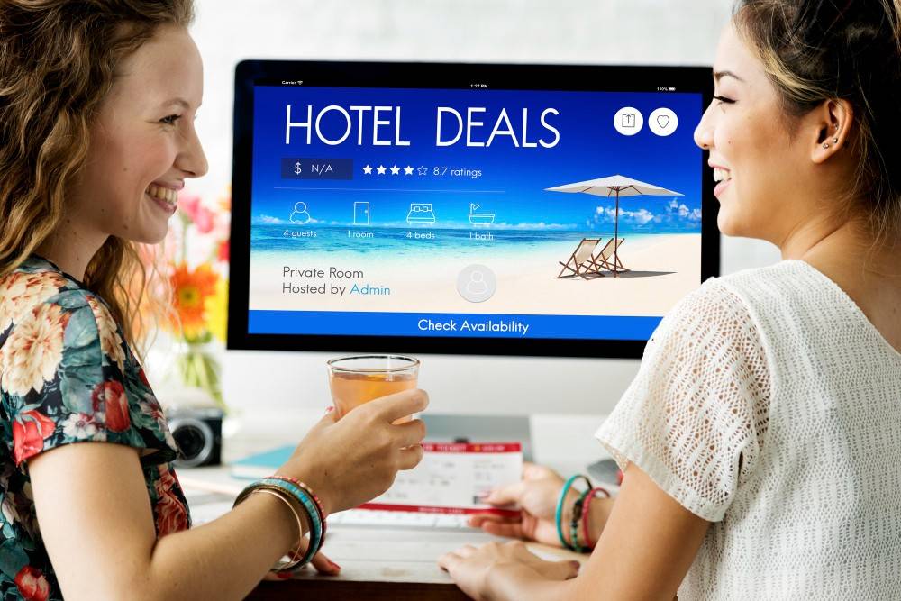 Why Businesses Should Book Flights and Hotels with One Travel Partner